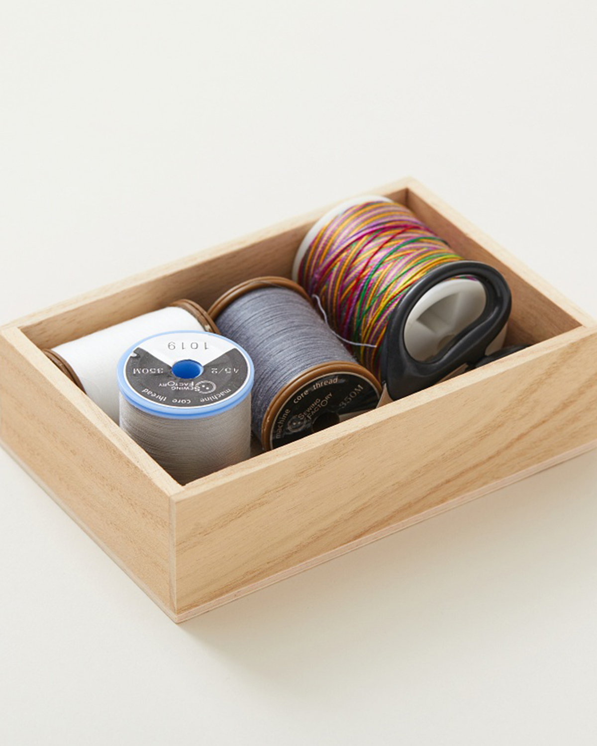 Korean_peony_wooden_box