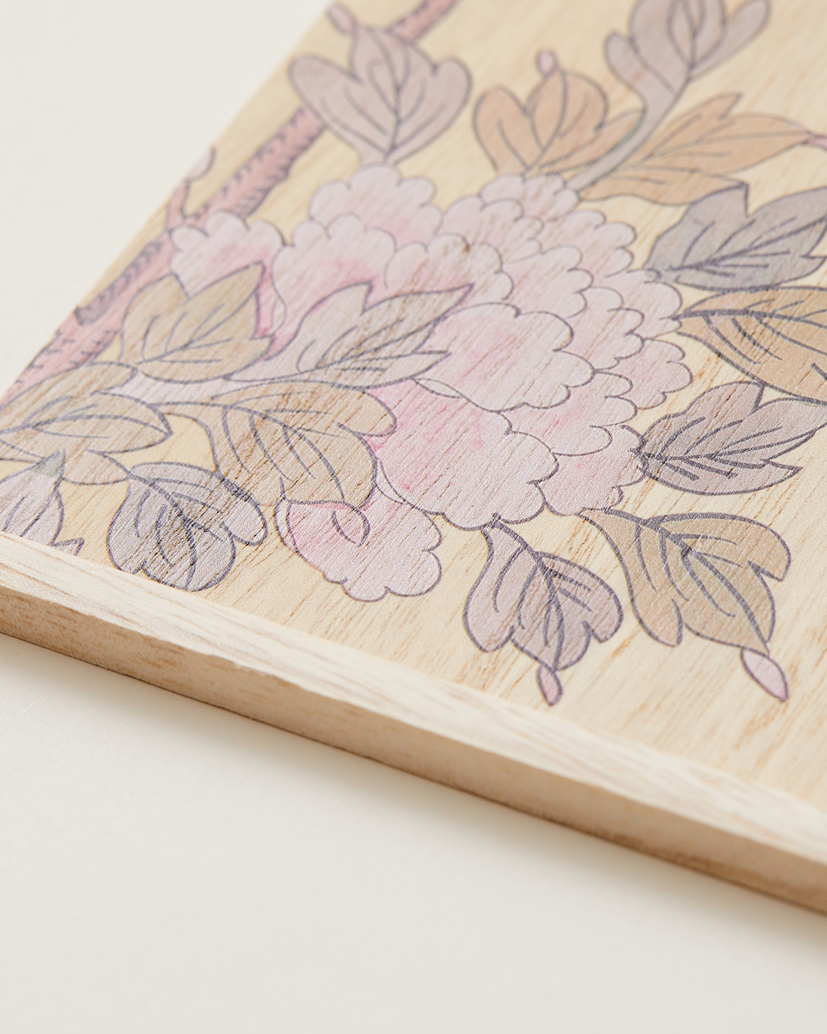 Korean_peony_wooden_box