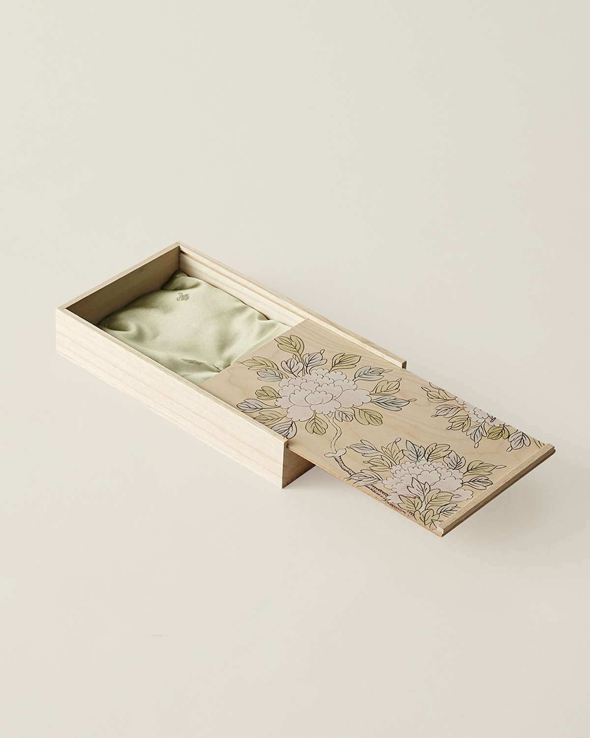 Korean_peony_wooden_box