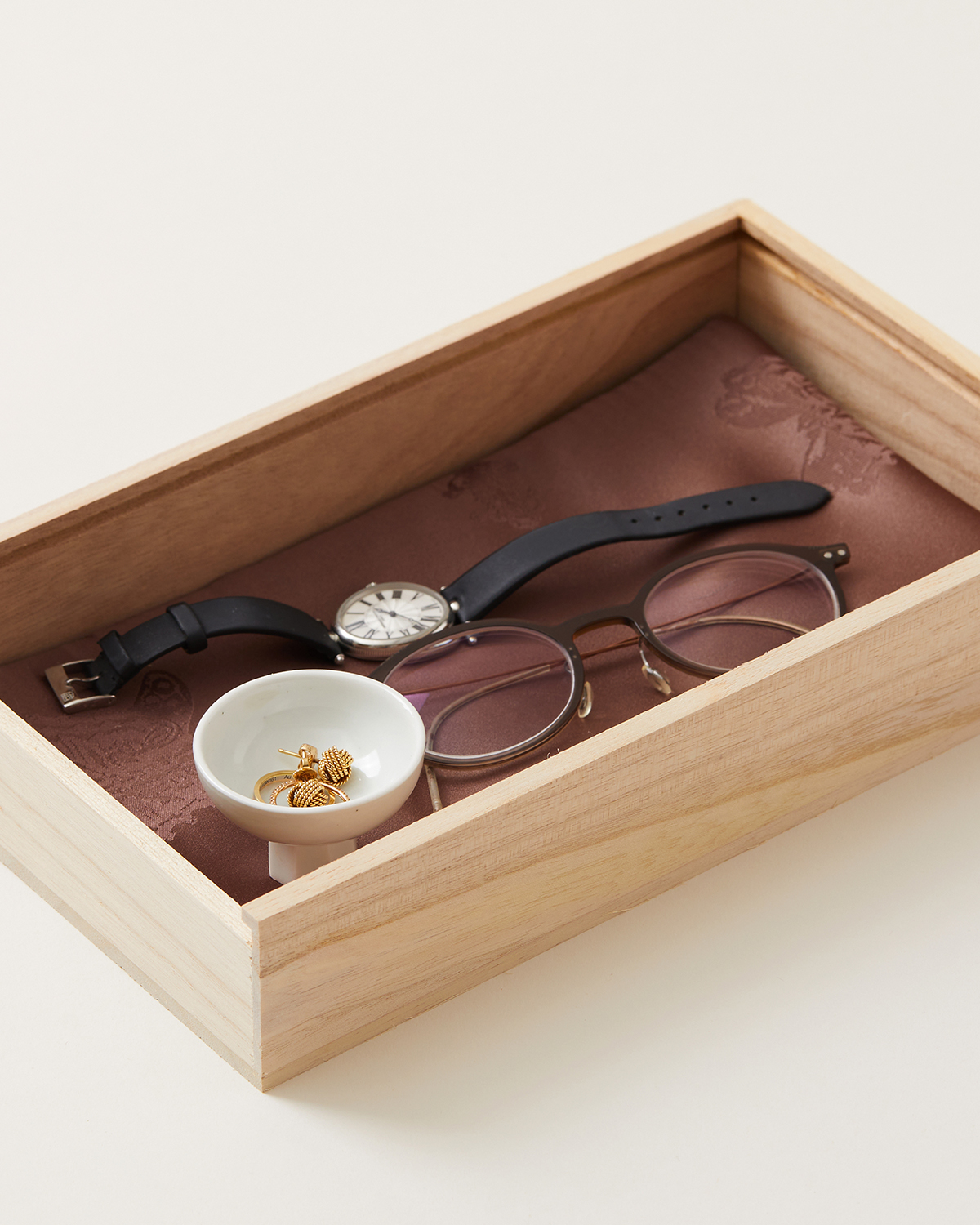 Korean_peony_wooden_box