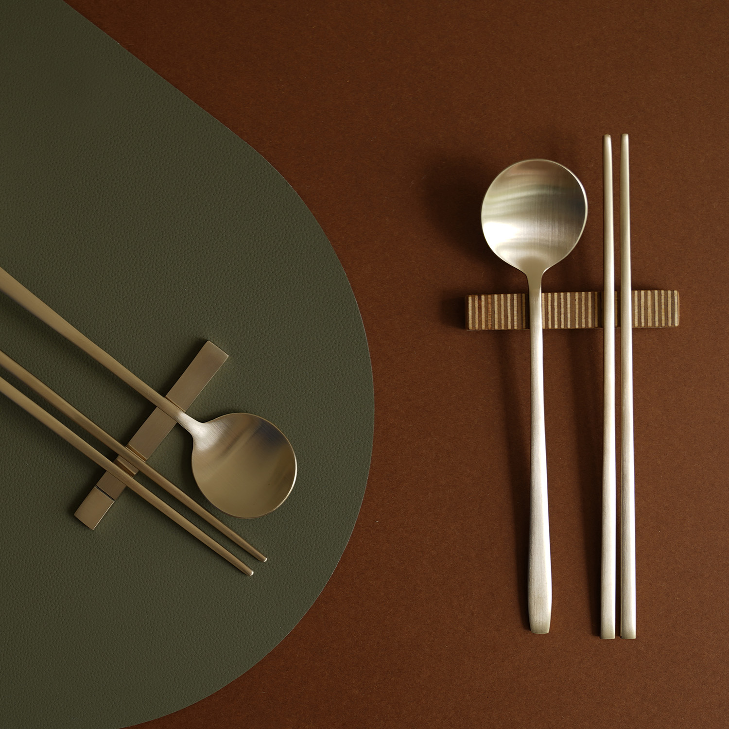 Notdam_Korean-brassware-cutlery_korean metal spoon and chopsticks_gold