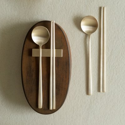 Notdam_Korean-brassware-cutlery_korean metal spoon and chopsticks_gold